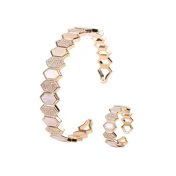 

Elegant Luxury Romatic 2Pcs Women's Bracelet & Ring Set Natural Shell Material Exquisite Vogue Jewelry Set Accessory
