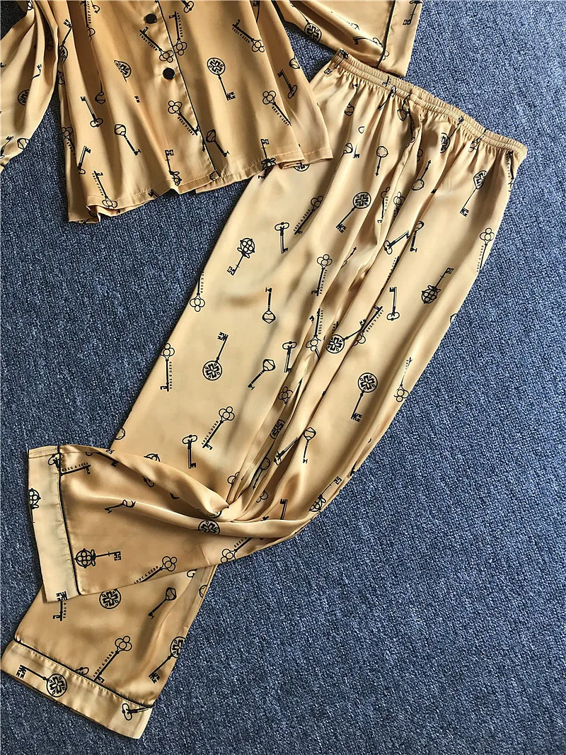 12175780080_1412111203