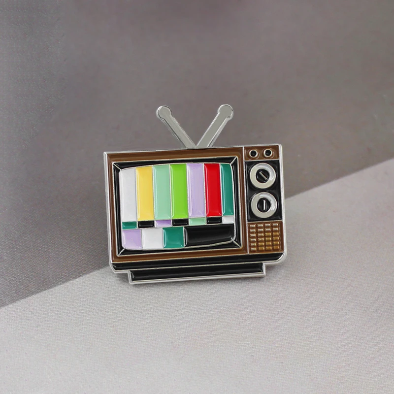 GDHY, винтажная эмалированная булавка в форме телевизора, цветной Радужный экран, без сигнала, телевизионная брошь, булавки для женщин и мужчин, сувенирный значок