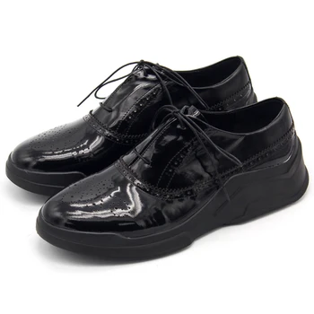 

Hot 2020 Lace Up Carved Platform Oxford Shoes Men Street Real Leather Casual Male Shoes White Black Breathable Mens Footwear 4CM