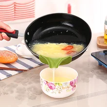 Creative Silicone Slip Kitchen Soup Funnel Overflow Dip Hopper Pots and Bowls and Jars Cookware Deflector Kitchen Gadgets Tools