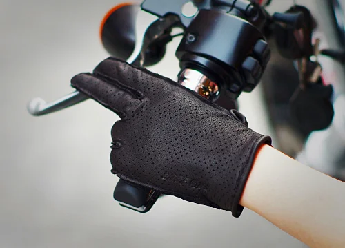 Новые дышащие повседневные кожаные перчатки uglyBROS moto rcycle перчатки для верховой езды перчатки для мотоциклистов Перчатки для мотоциклистов guantes moto verano - Цвет: Черный
