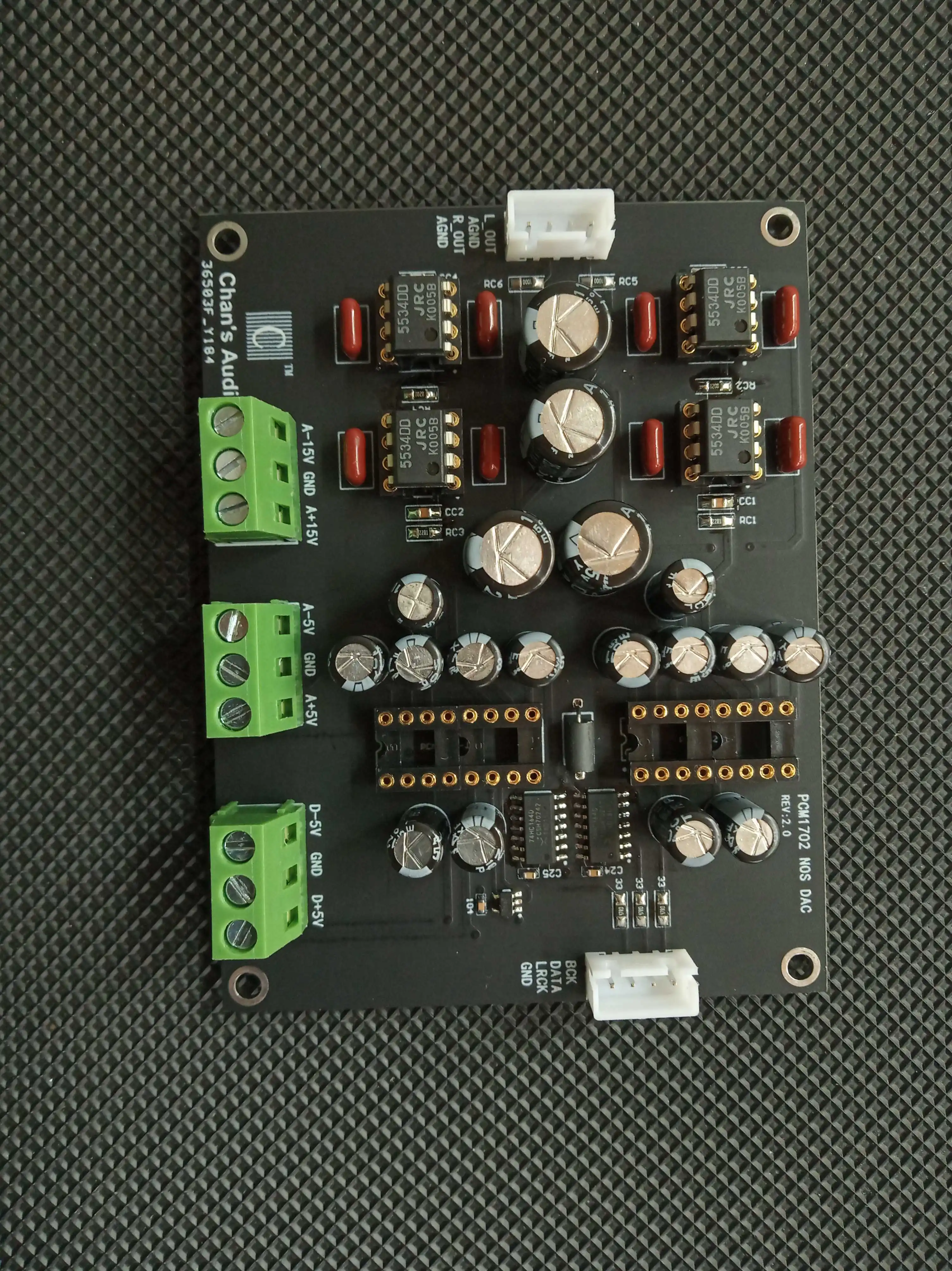 Pcm1702 NOS DAC поддерживает USB-интерфейс вход модуля IIS совместим с Bluetooth формат 16-24 бит |
