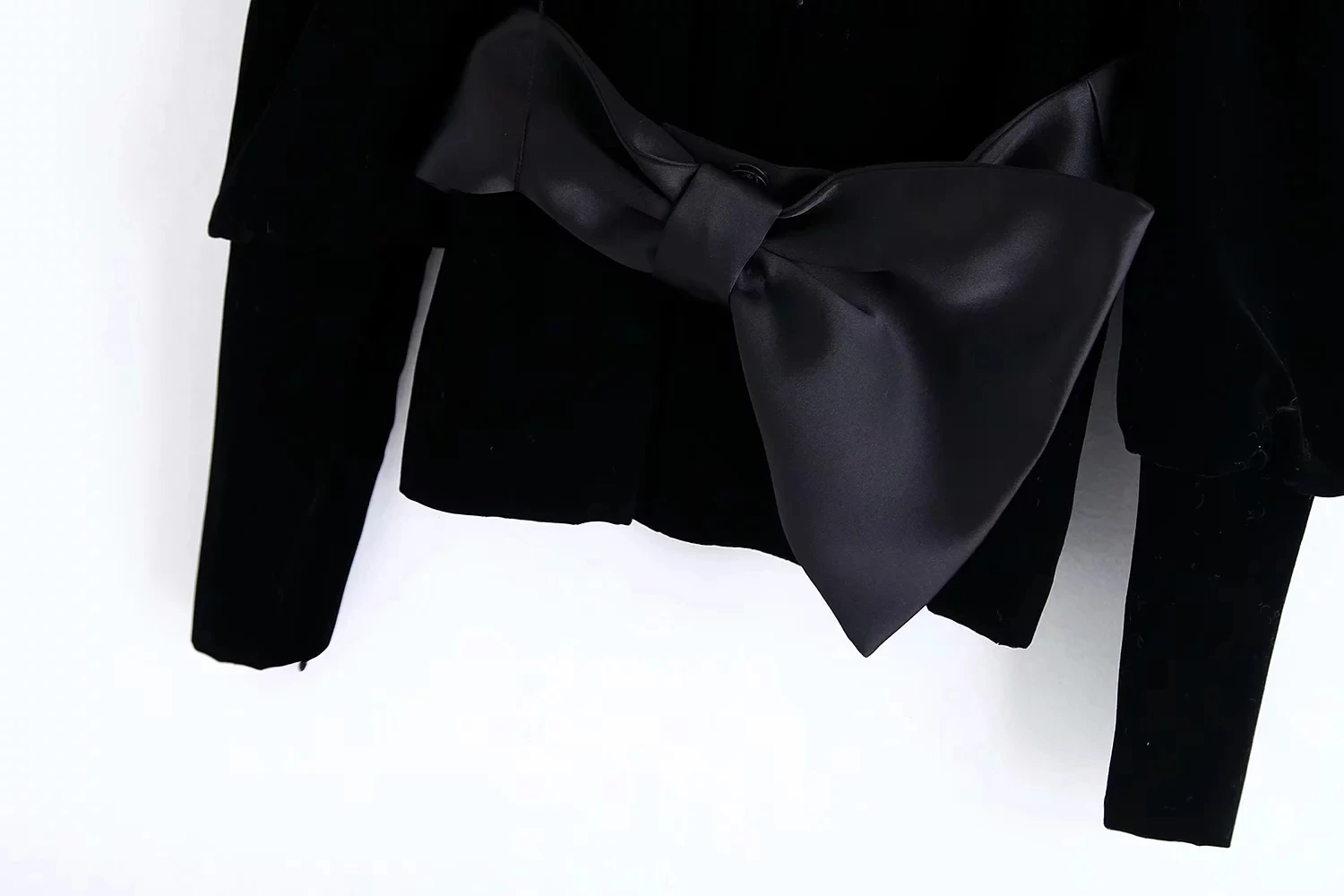 Винтажные бархатные куртки с v-образным вырезом, Женское зимнее пальто, Элегантные Вечерние черные куртки с длинным рукавом и бантом, Женская Повседневная Верхняя одежда