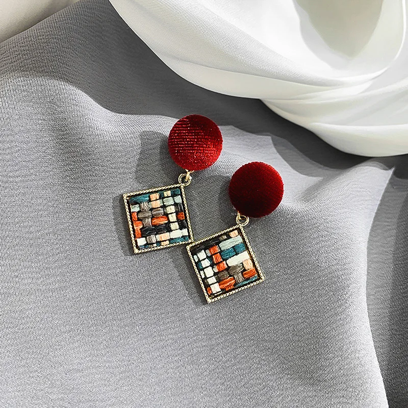 

Fashion Vintage Lattice Geometric Rhombus Dangle Brincos Bijoux For Women Korean Red Green Hairball Drop Earrings Jewelry Gift