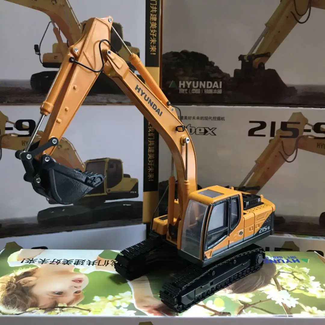 

1/40 HYUNDA 215-9 Modern Excavator Model Alloy Simulation Engineering Vehicle