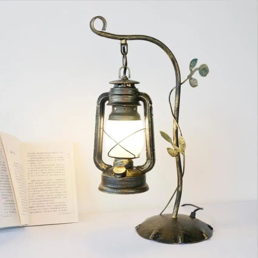 Китайская настольная лампа винтажная в виде лошади старая масляная керосиновая