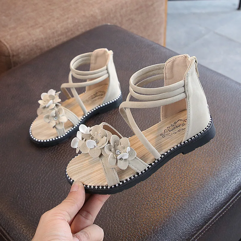 Сандалии для девочек; Новинка года; Корейская летняя модная обувь принцессы для маленьких девочек; детские сандалии; Женская обувь в римском стиле с мягкой подошвой - Цвет: Бежевый