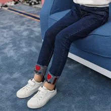 Новинка; детская одежда; Повседневные Удобные эластичные джинсовые шорты для девочек из хлопка; брюки в стиле Love для больших мальчиков