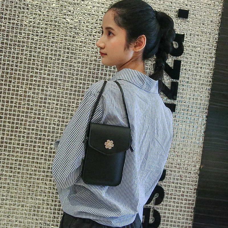 

Small bag slanted Korean version of female Messenger Bag simple lovely 2019 new student key zero wallet