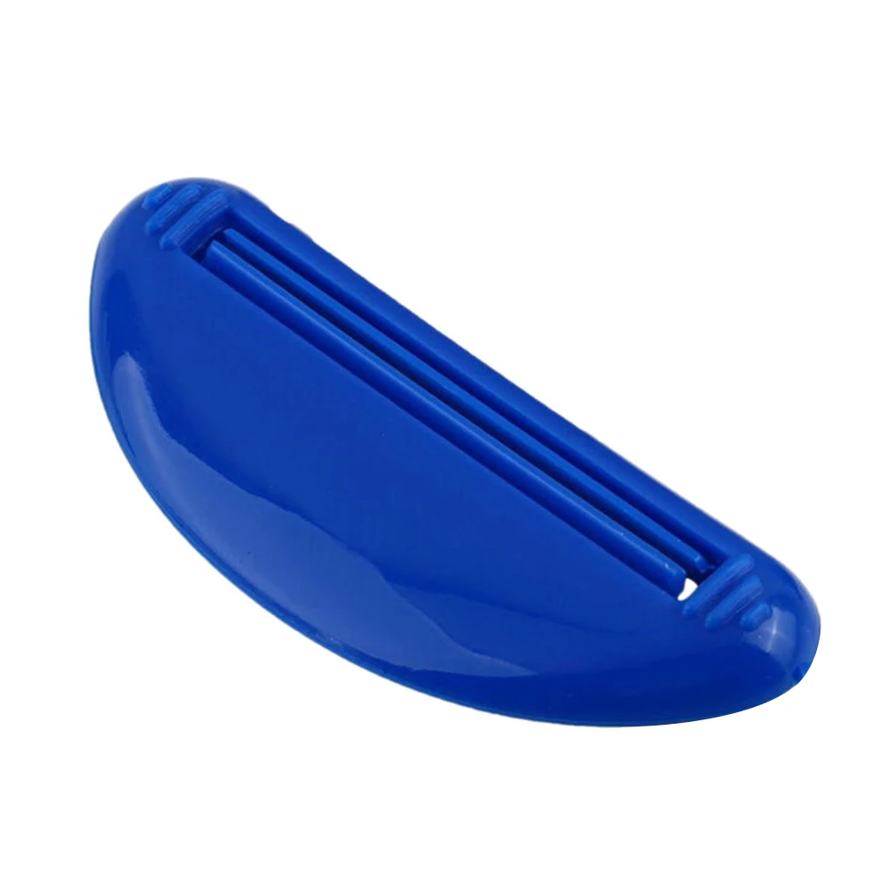 3pcs practical Toothpaste Dispenser Bathroom Home Tube Rolling Holder Squeezer Easy Cartoon bathroom accessories color random