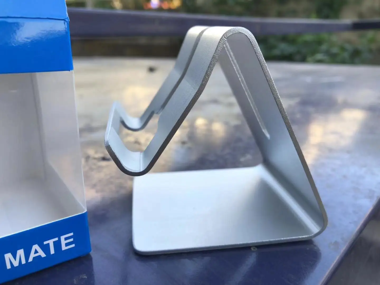 Aluminum alloy mobile phone tabletop bracket lazy bracket iPad metal bracket gift logo customization