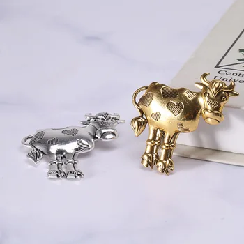 

CH-362 Cute Cattle Enamel Brooches For Women And Men Ox Cow Animal Pin Badge Party Corsage Lapel Pins New Year Jewelry Gift