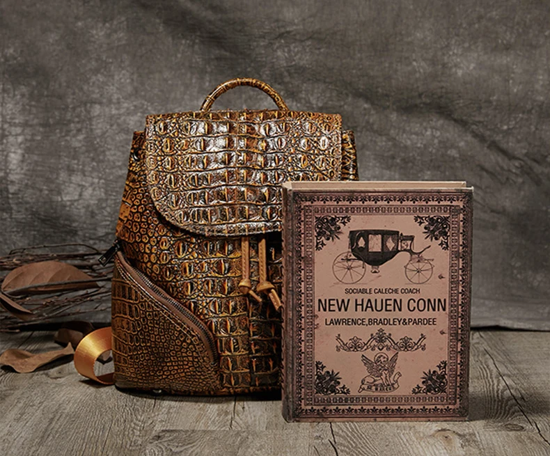 Alligator EMBOSSED Genuine Leather Backpack Women Small Size High Quality Natural Leather Knapsack Female Fashion Daily Packsack