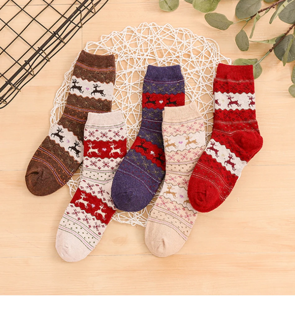 Новые осенне-зимние хлопковые рождественские носки для женщин, теплые женские носки, подарок на Рождество, Год, Санта Клаус, Рождественский подарок с изображением снежного лося