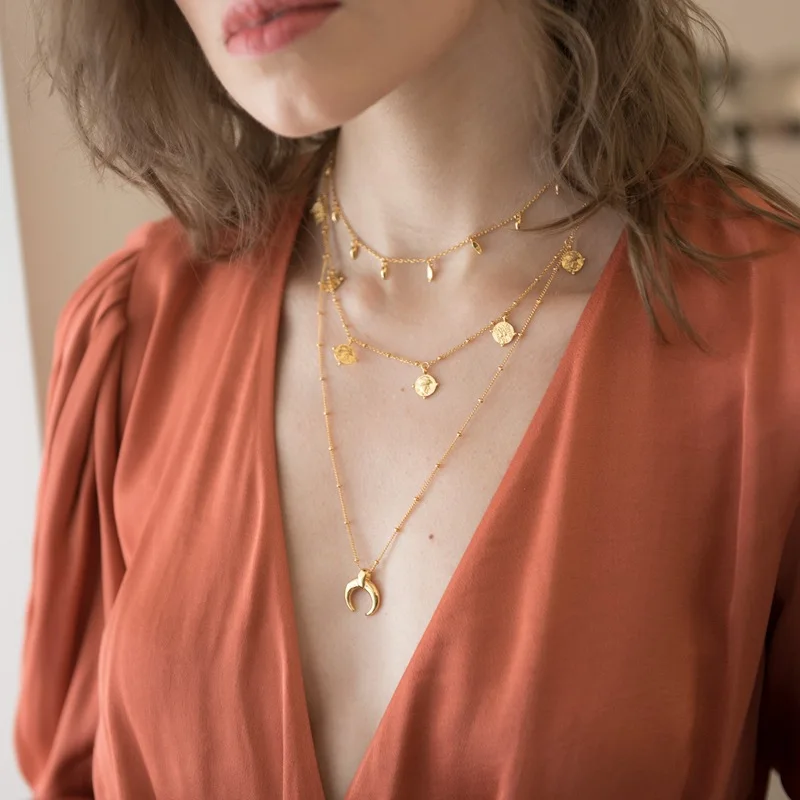 

Europe And America INS Ox Horn Necklace Women's Simple Retro Gold Crescent Choker Small Chili Necklace Multi-Gold Coin Necklace