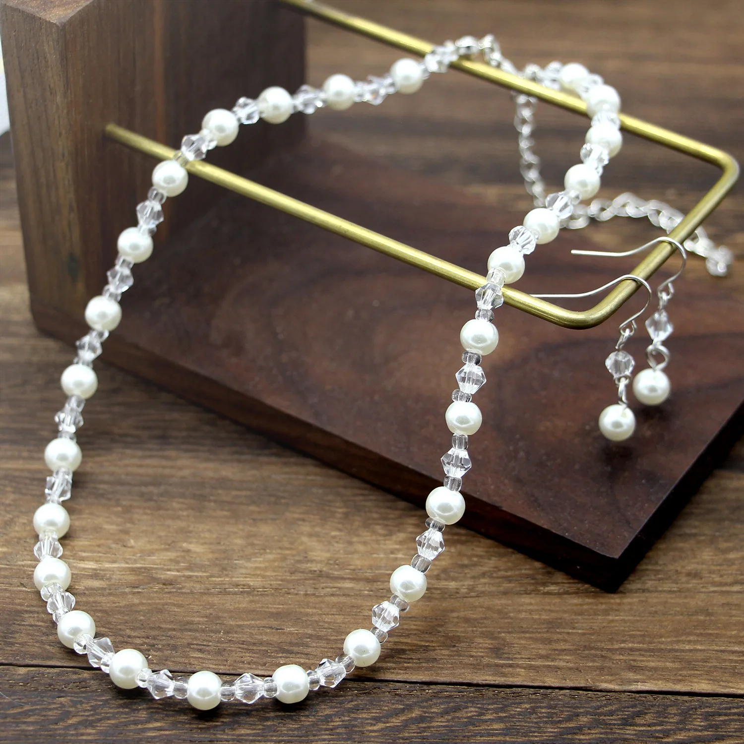

New Pearl Beaded Necklace Ear Hook Two-piece Set Bridal Wedding Accessories Hot Jewelry Set dubai gold jewelry sets for women