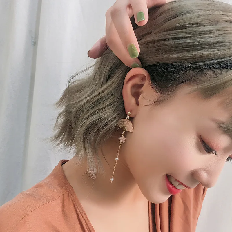 Asymmetrical Imitation Pearls Pink Skura Flower Earrings Fan Funny Cute Cat Clip on Earrings Without No Piercing for Women Girl