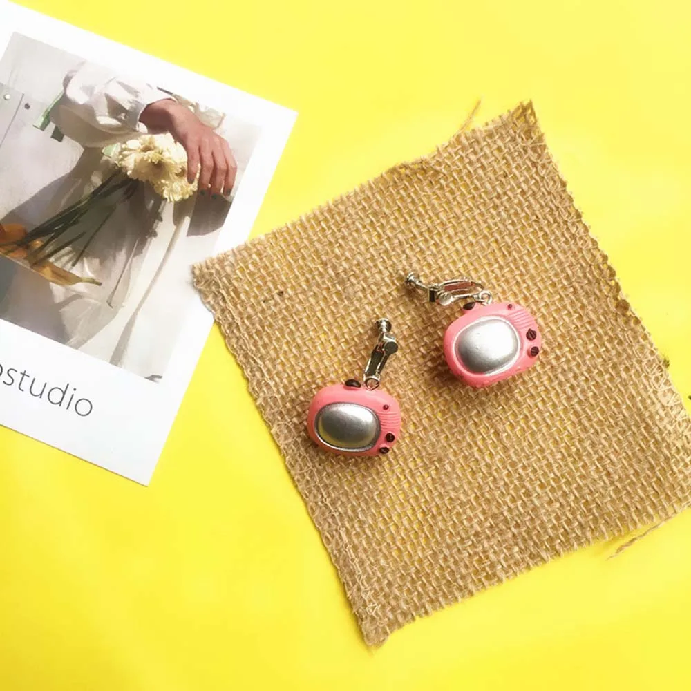 D Ear clip 1 пара Огнетушитель/телевизионные серьги женские креативные ювелирные изделия Выпускной вечерние забавные аксессуары подарки на день рождения - Окраска металла: D Ear clip