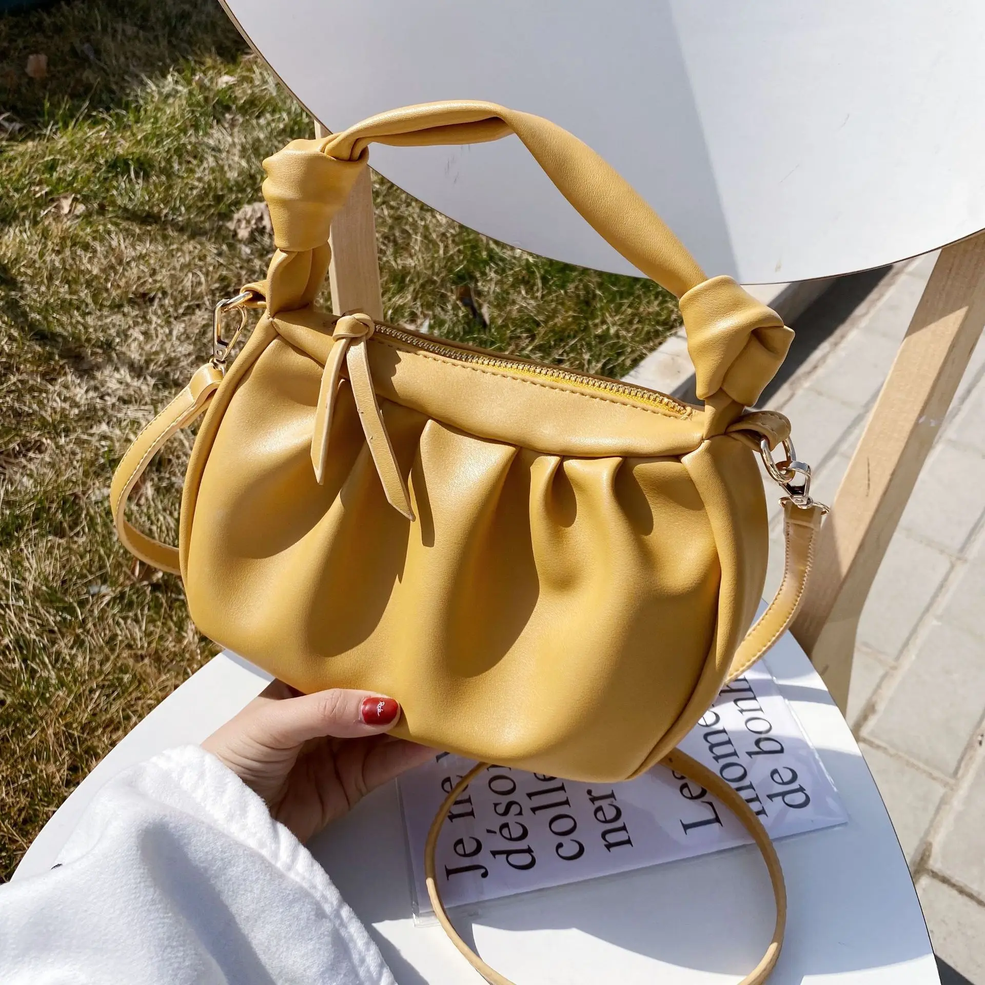 

Cloud small bag female bag 2020 new fashion Korean version of fold dumpling bag female shoulder messenger handbag