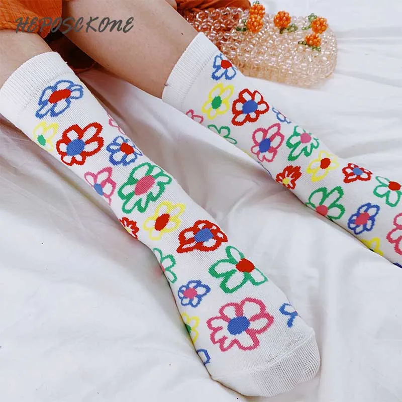 

2019 Art Style Autumn Winter New Product Fashion Flowers Pattern Socks Women Hot Sale New Product High Quality Chaussette Femme