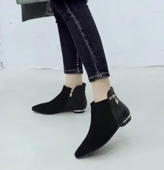 

Flat boots female 2019 winter new pointed leather flat with Martin boots women's boots