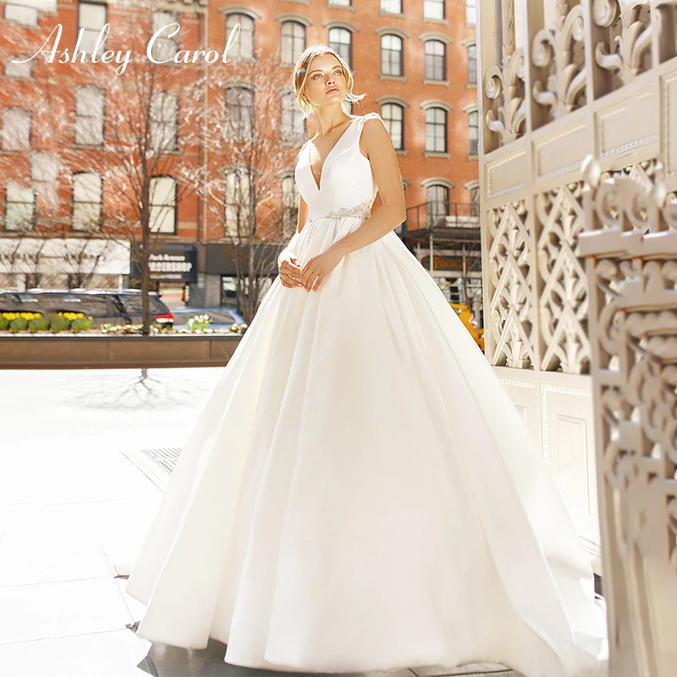 

Ashley Carol Sexy V-neck Backless Luxury Beading Soft Satin Wedding Dress 2019 Sleeveless Romantic Vintage A-Line Wedding Gowns