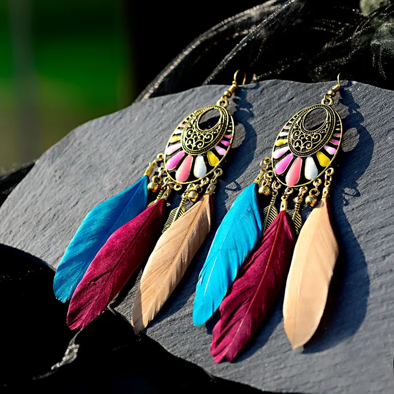 

TopHanqi 2019 New Boho Style Feather Tassel Earrings Ladies Metal Geometric Chakra Beads Hollow Dangle Earrings For Women Bijoux