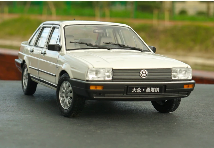 Оригинальная фабричная 1:18 Volkswagen Santana Классическая Металлическая Игрушечная модель автомобиля для подарка на Рождество/День рождения, коллекция