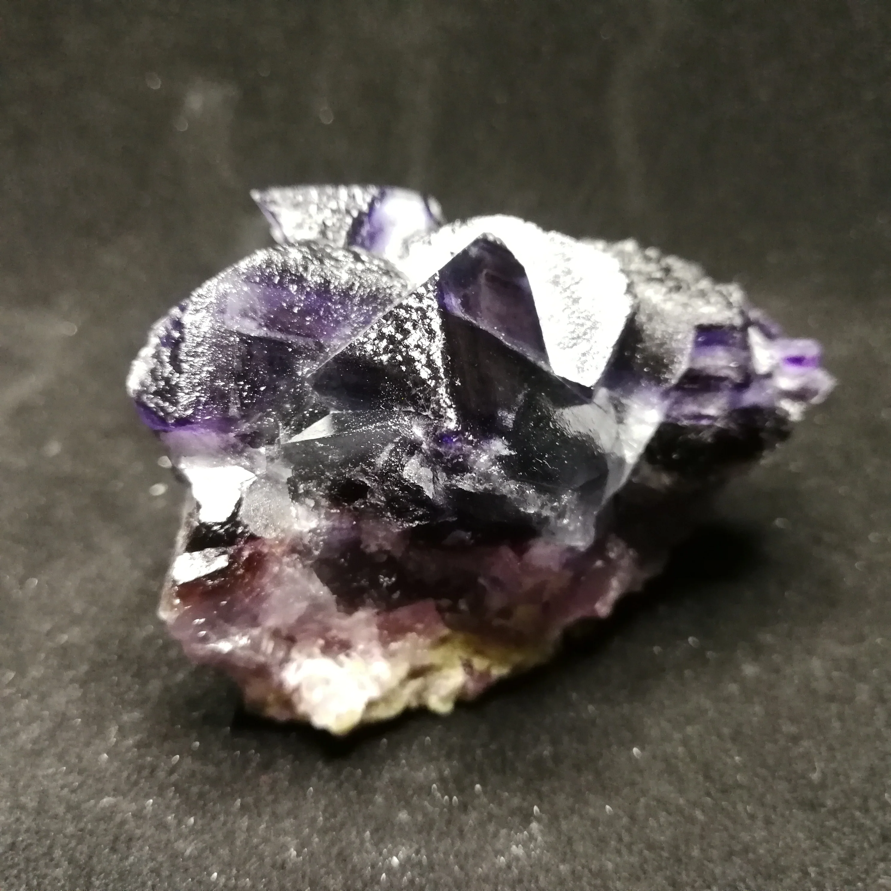 

181.7gNatural dark purple fluorite, crystal mineral crystal specimen