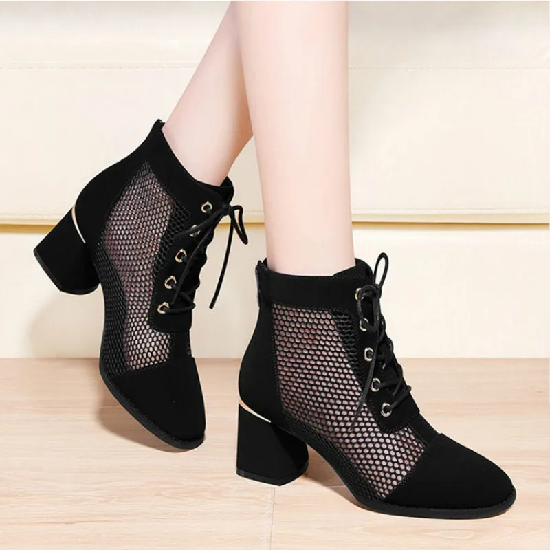 

2020 Women Sandals Square High Heel Summer Shoes Woman Sexy Flower Lace Hollow Peep Toe Gladiator Sandalias Plus Size 35-43