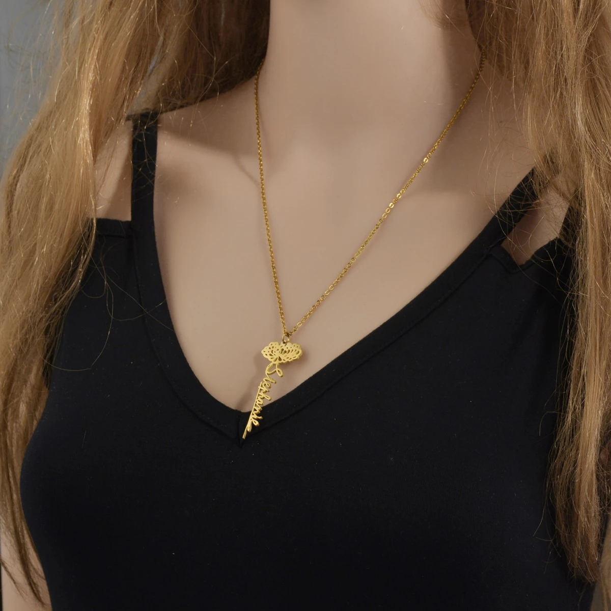 

Custom Flower Personalized Name Necklace Customized Vertical Floral Handwriting Name Necklace Rose Jewelry Mothers Day Couple Gi