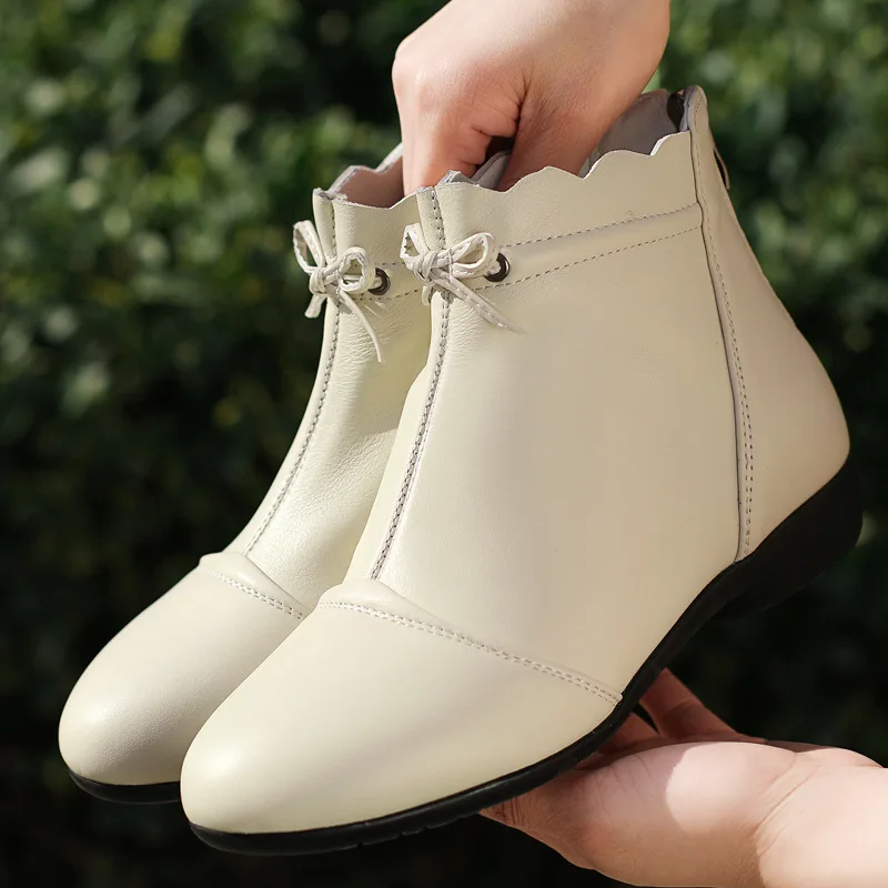 

2019 Spring New Style Flat Heel Comfortable Flat Short Boots Genuine Leather Women's Large Size 414243 Middle-aged Casual Single