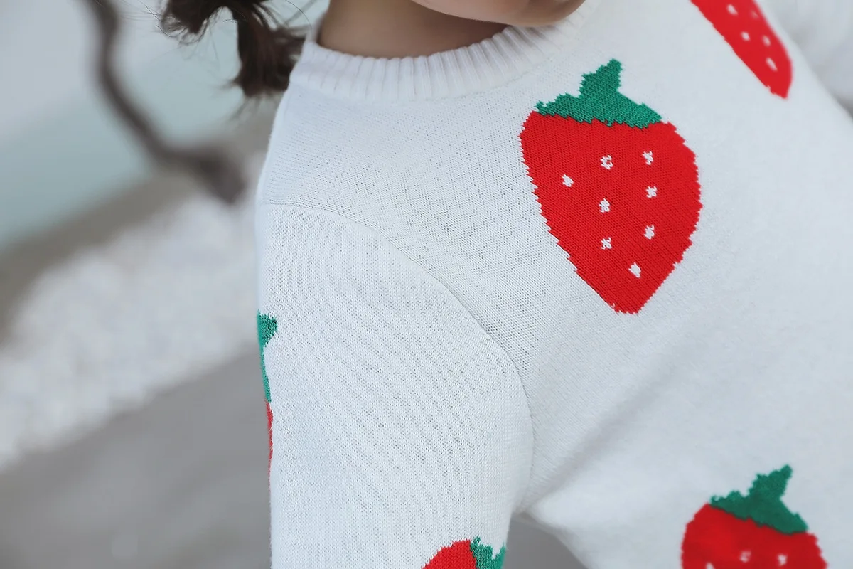Новые одинаковые комплекты для семьи Одежда для мамы и меня вязаный свитер с принтом для мамы и дочки, одежда для родителей и детей семейный свитер