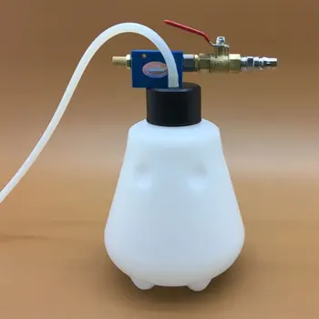 

Pneumatic brake oil changer Brake fluid replacement injector Brake oil supplement Replace brake oil empty