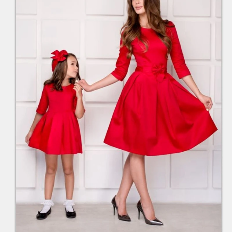 

New 2020 Spring Autumn Mom and Daughter Dress Solid Bow Mother Daughter Dresses Family Matching Outfits Mommy and Me Clothes