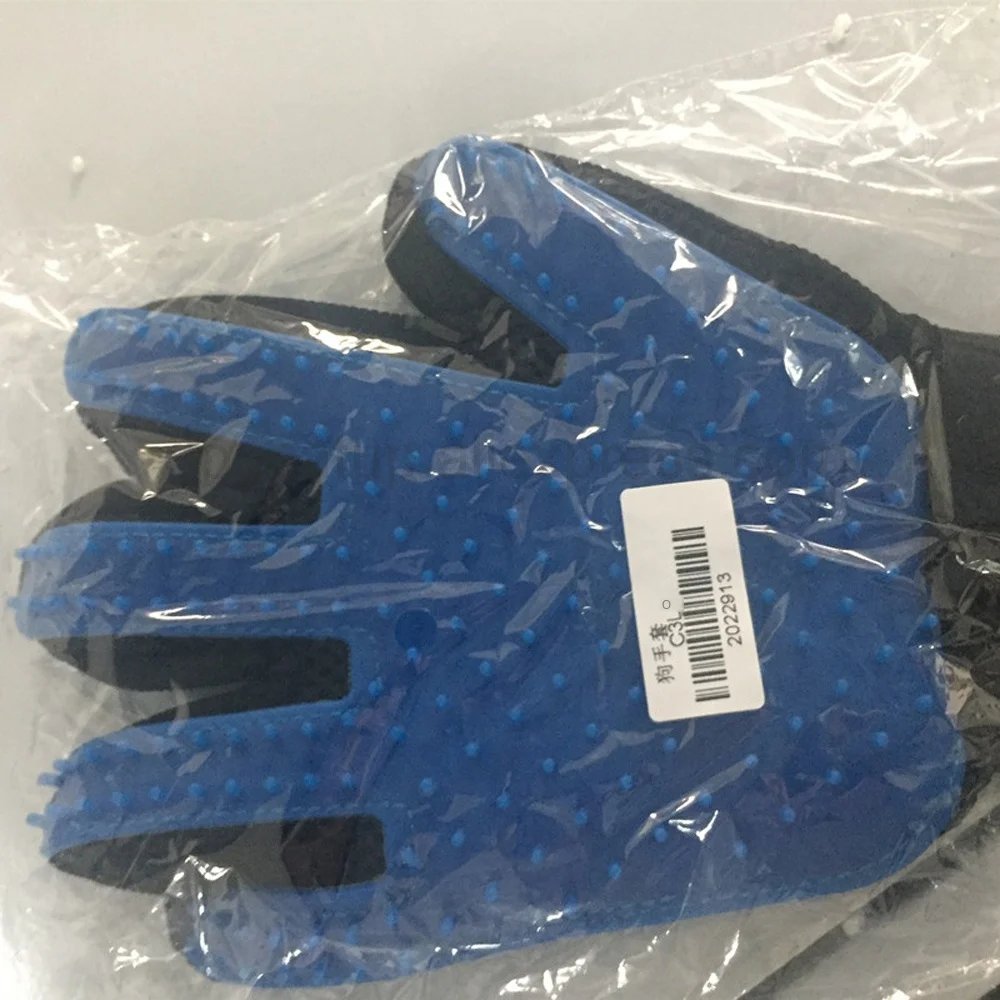 00001_2017-new-product-silicone-true-touch-glove-deshedding-gentle-efficient-pet-grooming-dogs-bath-pet-supplies 