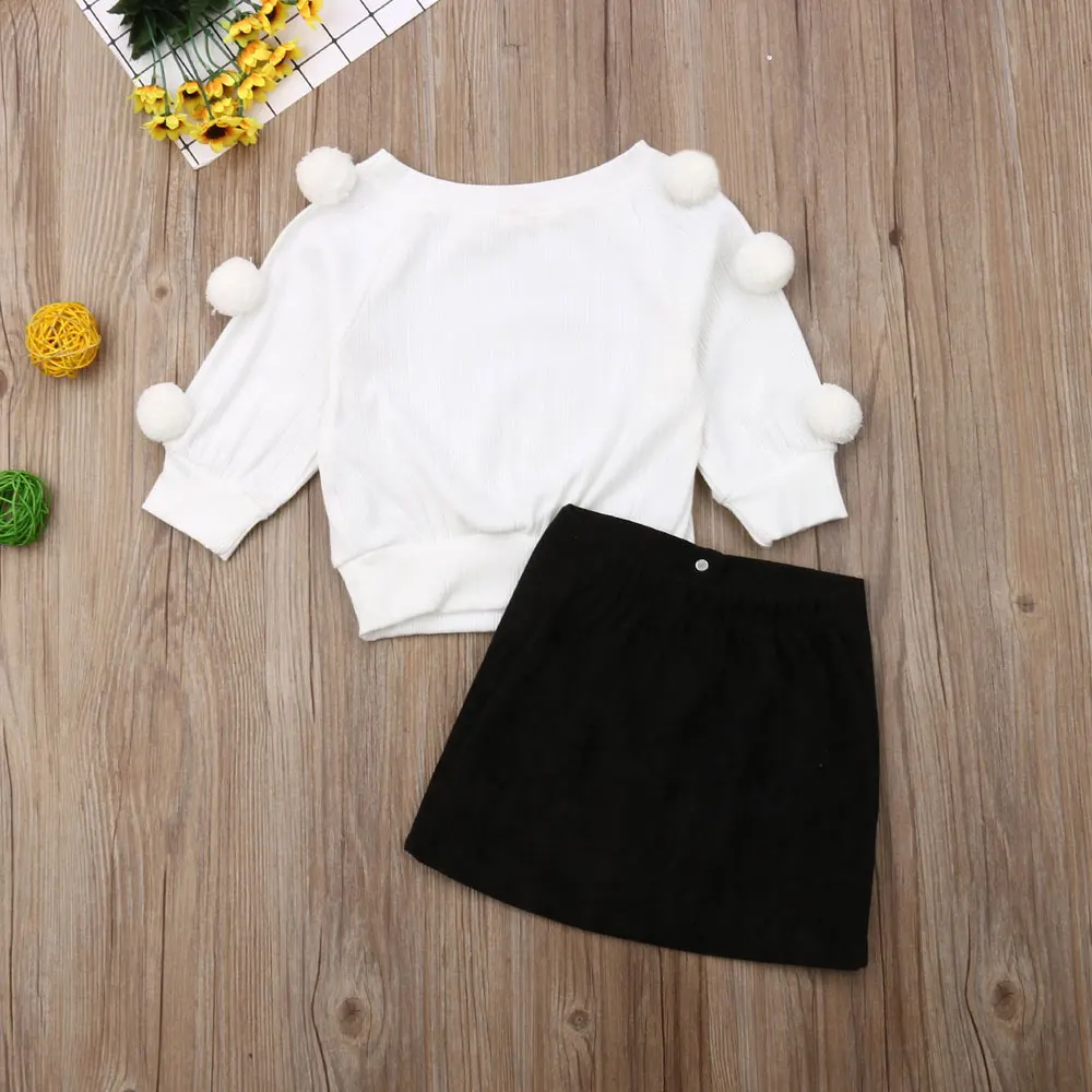 Осенняя одежда из 2 предметов симпатичный помпон для маленьких девочек, белые свитера с помпонами Топы+ черные мини-юбки с высокой талией Модный комплект одежды