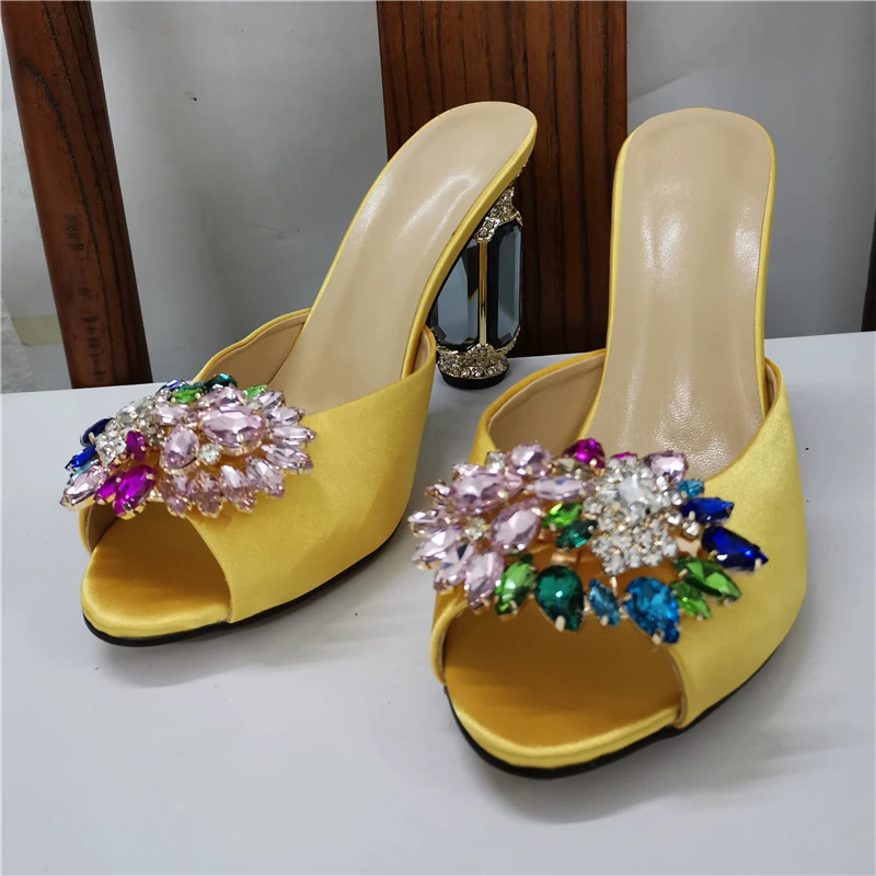 С подвесками в виде цветов, высокая женская обувь на каблуках пикантные туфли с открытым носком Роскошные атласные со стразами Стразы со стразами женские сандалии на высоком каблуке и Для женщин