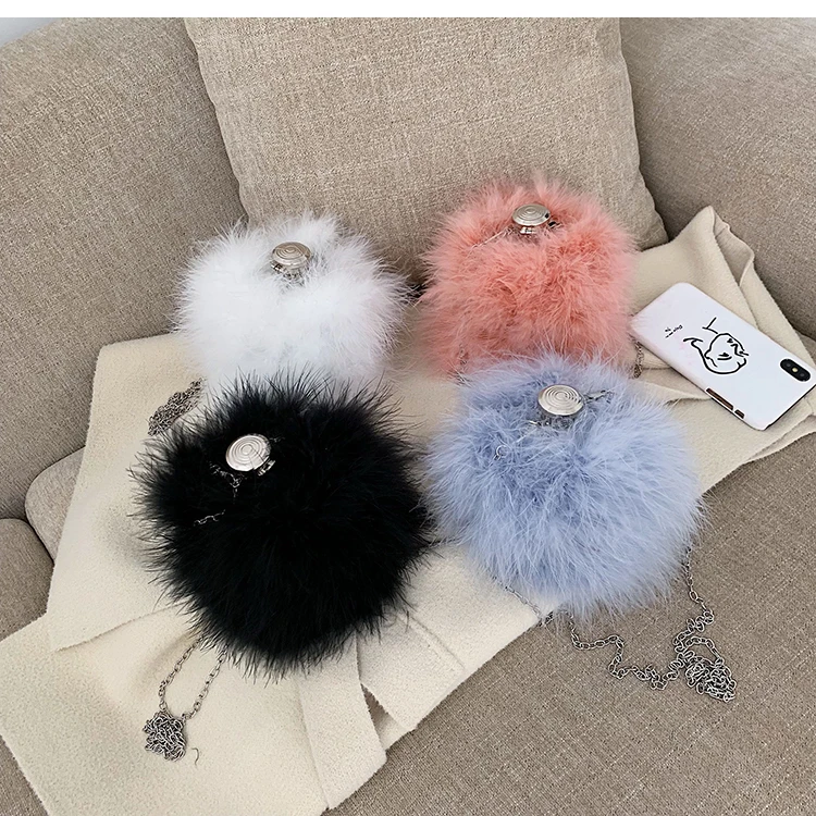 iVog New Arrival Everyday Female Small Fur Crossbody Shoulder Handbag cc Geometric Chain Hand Bags for Women