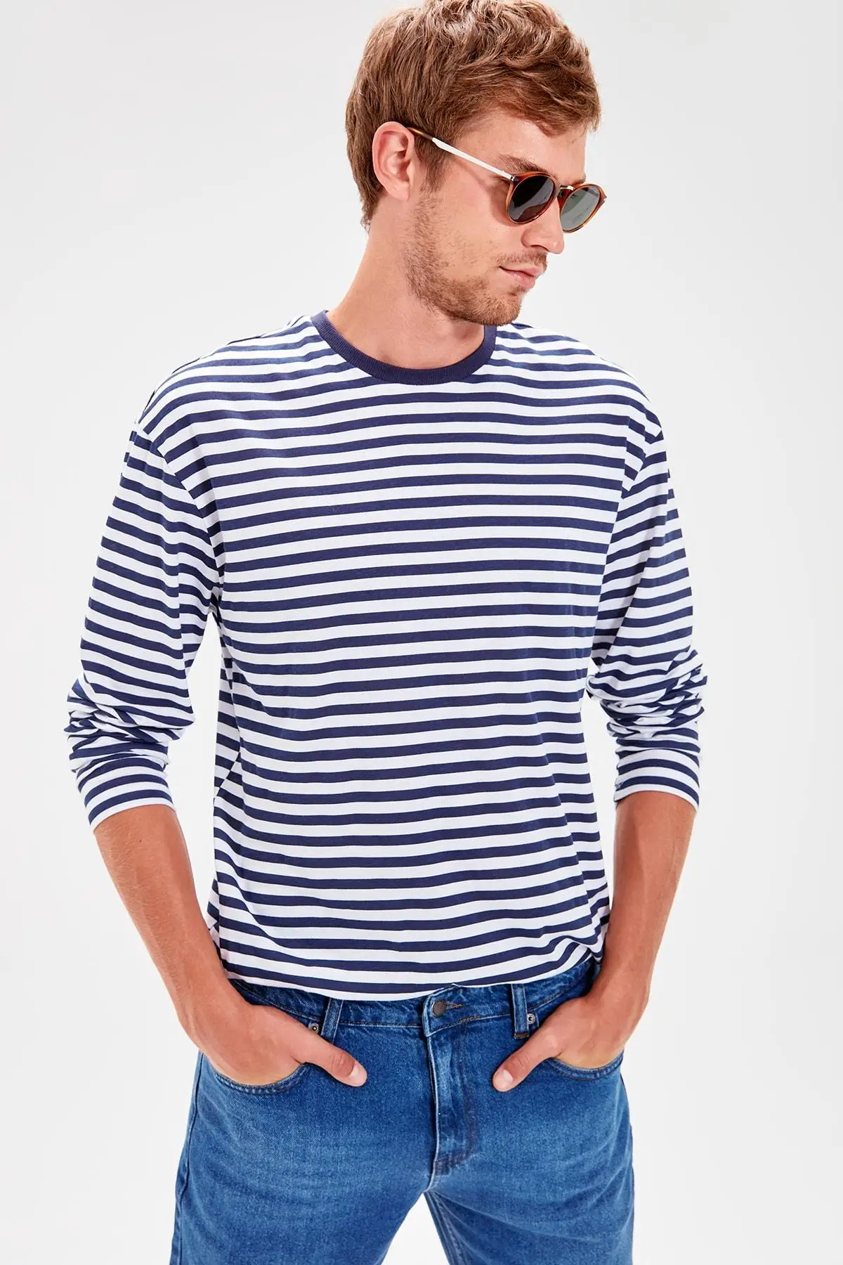 

Trendyol Navy Blue Men 'S Long Sleeve Cycling Neck Stripe T-Shirt TMNAW20TS0188
