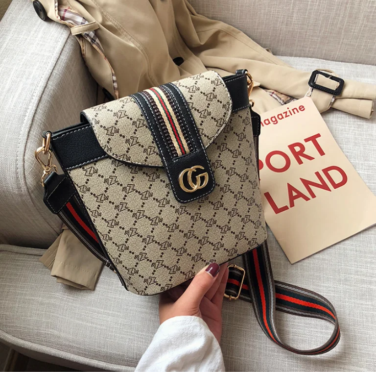 Bag female new wild wide shoulder strap Messenger bag fashion retro shoulder broadband trend wild - Цвет: Черный