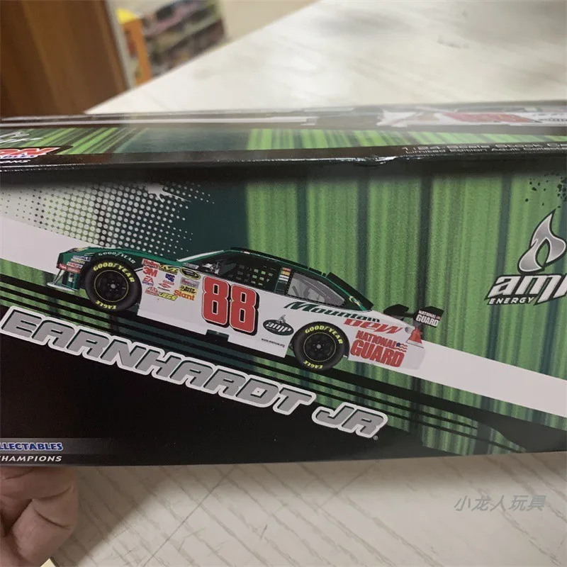 Оригинальные 1/24 модели автомобилей Chevrolet 2GT3 дизайн чашки литье металла домашний дисплей Коллекция игрушек для детей
