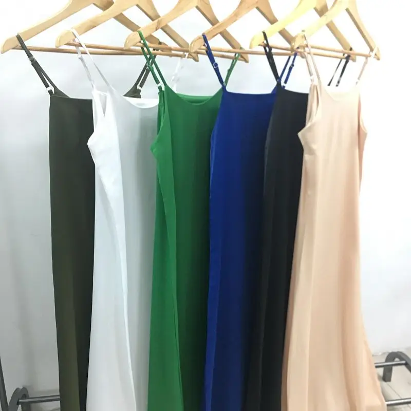 Платье-миди атласное на шнуровке без рукавов с открытой спиной | Женская одежда