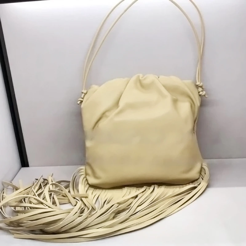 

Quality Lady Bag 2020 New Fashion Tassel Bag Shoulder Diagonal Bag Clip Bag Pillow Bag Famous Designer Handbags Genuine Leather