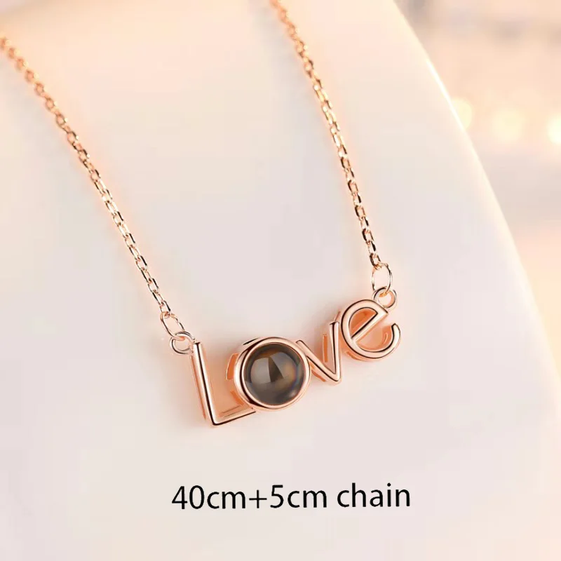 Collier Projecteur - "Je t'aime" en 101 Langues