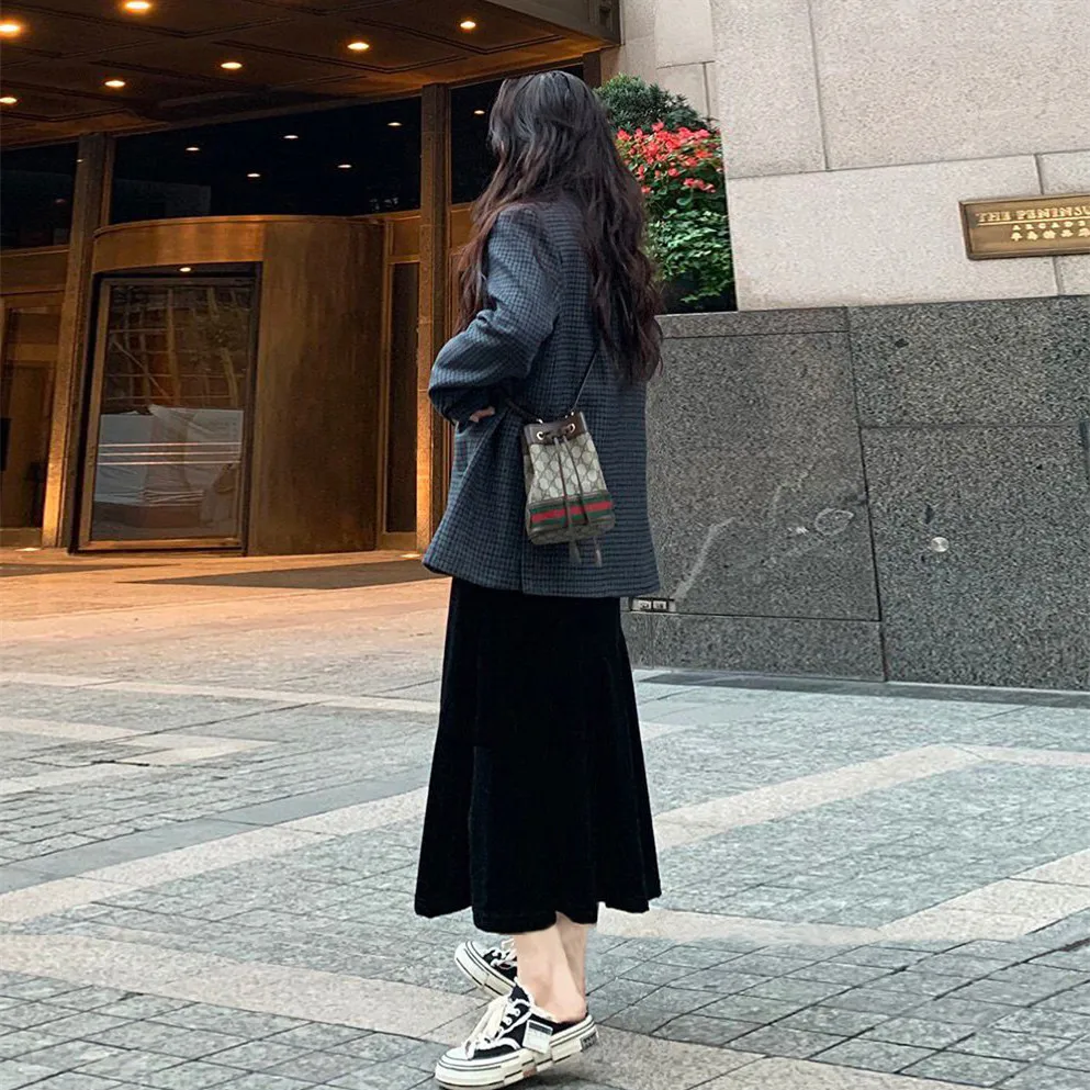 Winter Warm Maternity Skirt Long Fashion Pleated Velvet Maternity Skirts for Pregnant Women Large Size Pregnancy Skirt