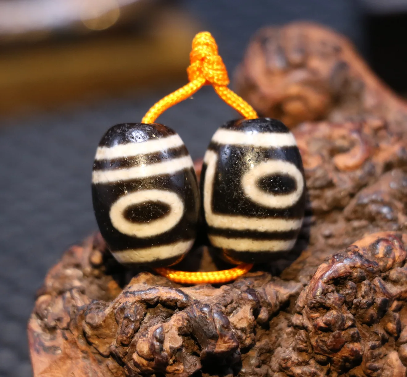 

Treasure Magic LKbrother Power Energy A Pair Magic Power Tibetan Old Agate 1 Eye Mountain Daluo dZi Bead Totem Amulets