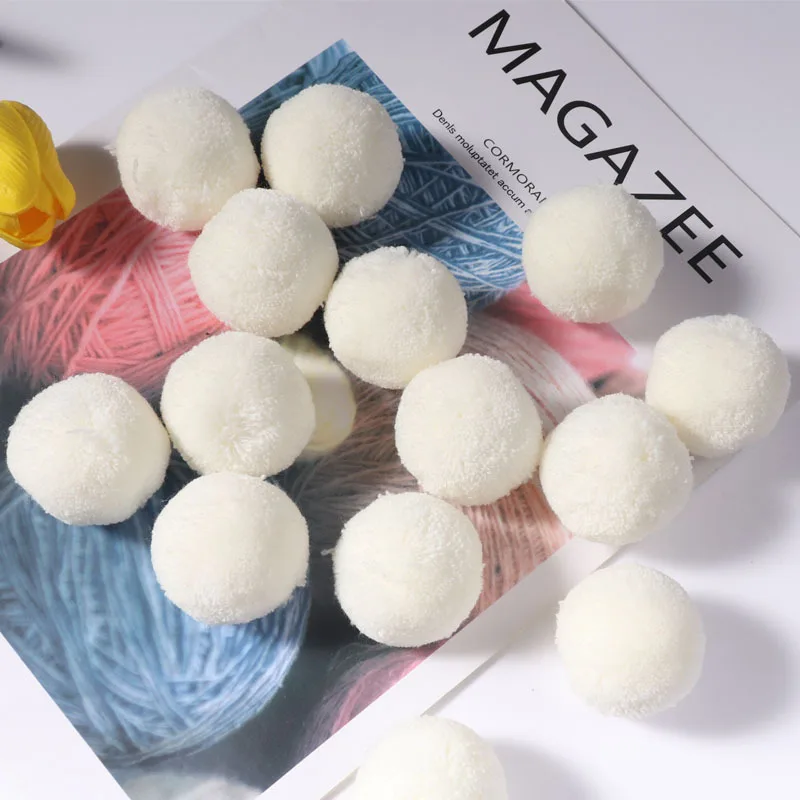 White Pompom 1.5cm/2cm/2.5cm/3cm/4cm/5cm Soft Pompones Party Home Wedding Clothing DIY Sewing Toys Craft Accessories