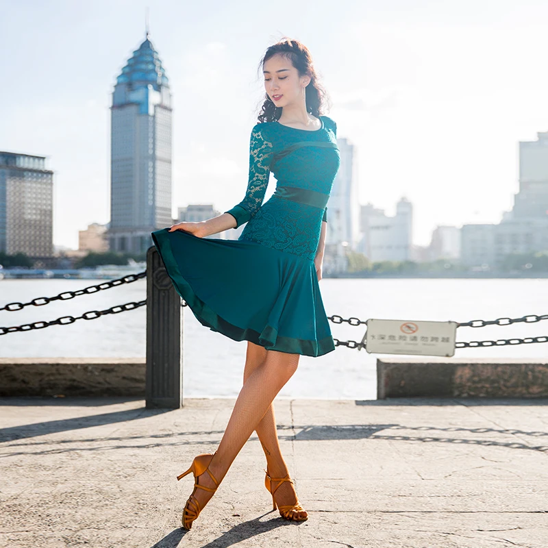 Latin Dance Dress Female Green Lace Dancing Dress Adult Long-Sleeved Dress Autumn Dress Women Velvet Big Swing Skirt